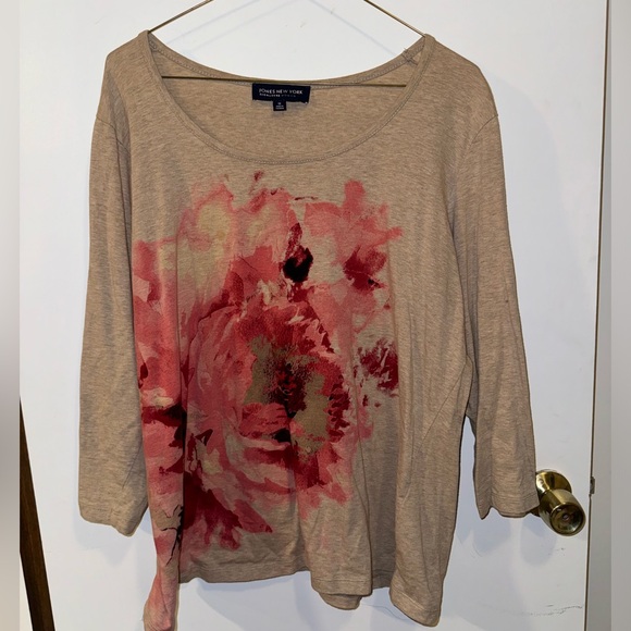 Women’s Shirt Top Tan with Rose Floral Detail - Jones New York Brand - Size 1X - Picture 1 of 4